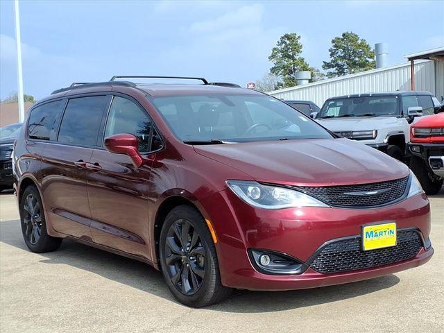 used 2018 Chrysler Pacifica car, priced at $11,889