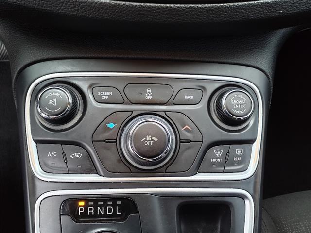 used 2016 Chrysler 200 car