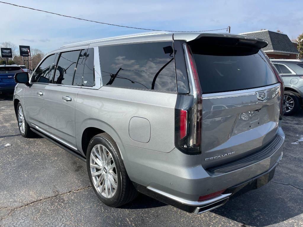 used 2023 Cadillac Escalade ESV car, priced at $72,999