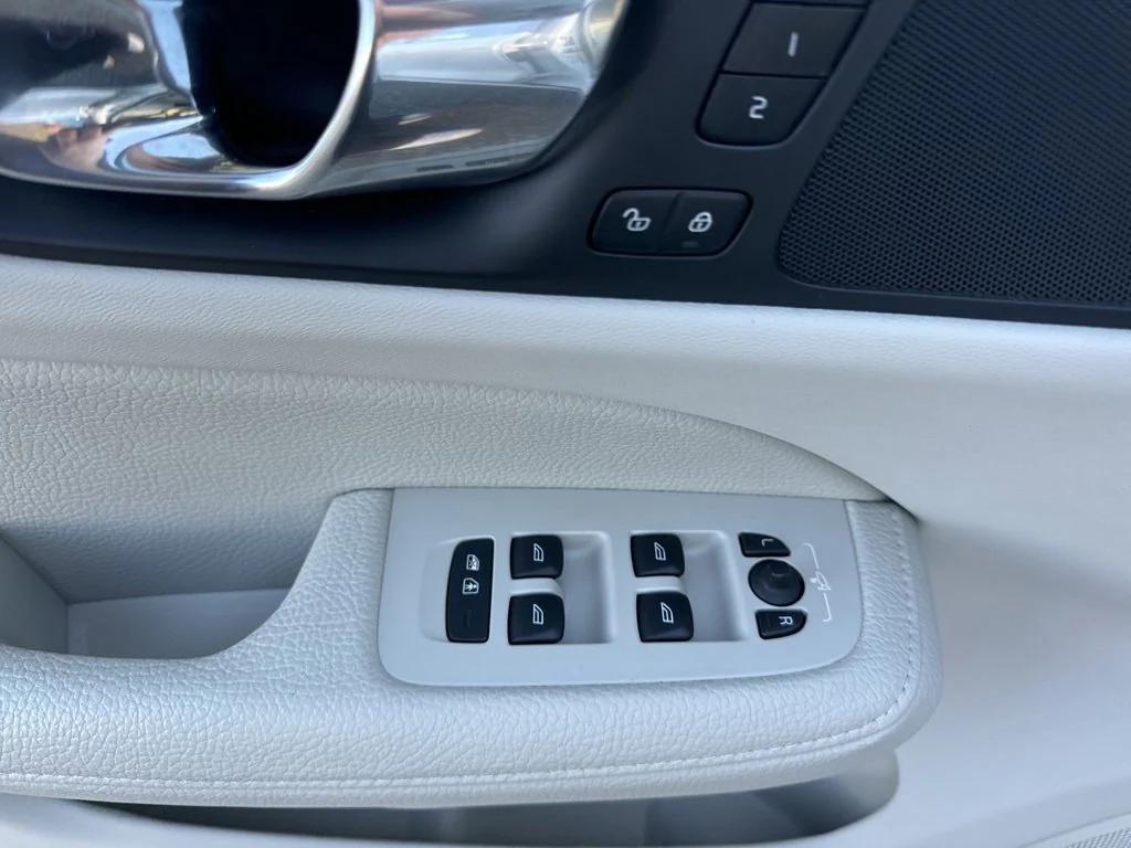 used 2020 Volvo V60 car, priced at $27,999