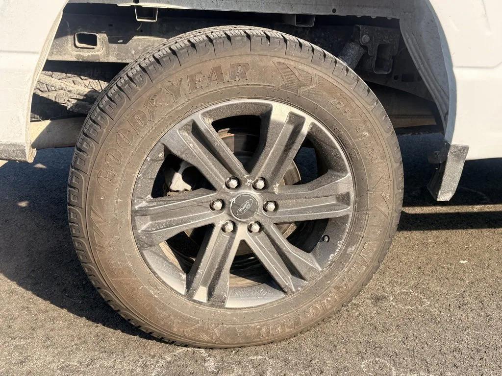 used 2021 Ford F-150 car, priced at $30,999