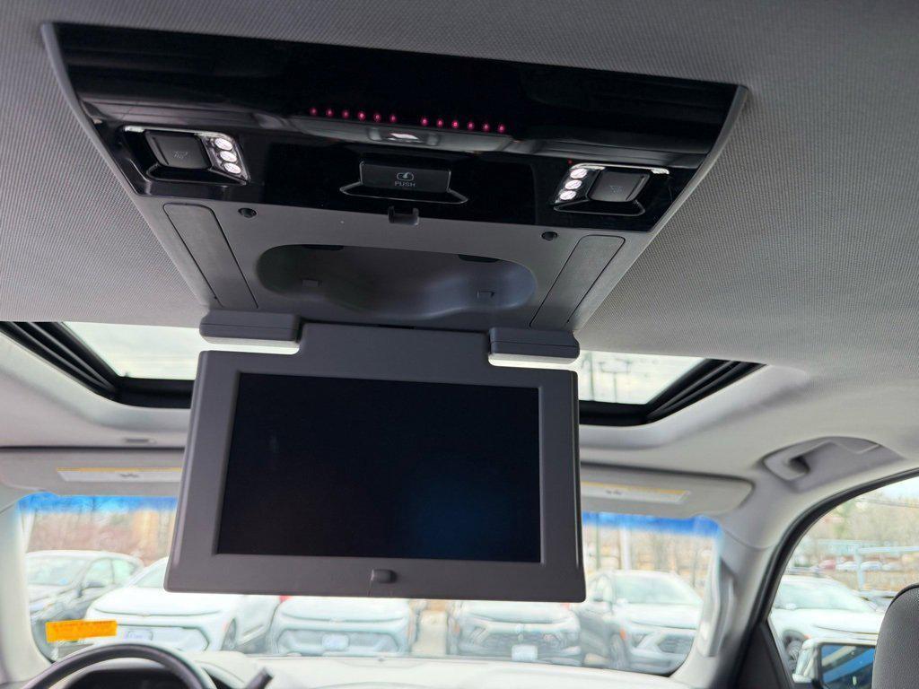 used 2018 Chevrolet Suburban car, priced at $22,999