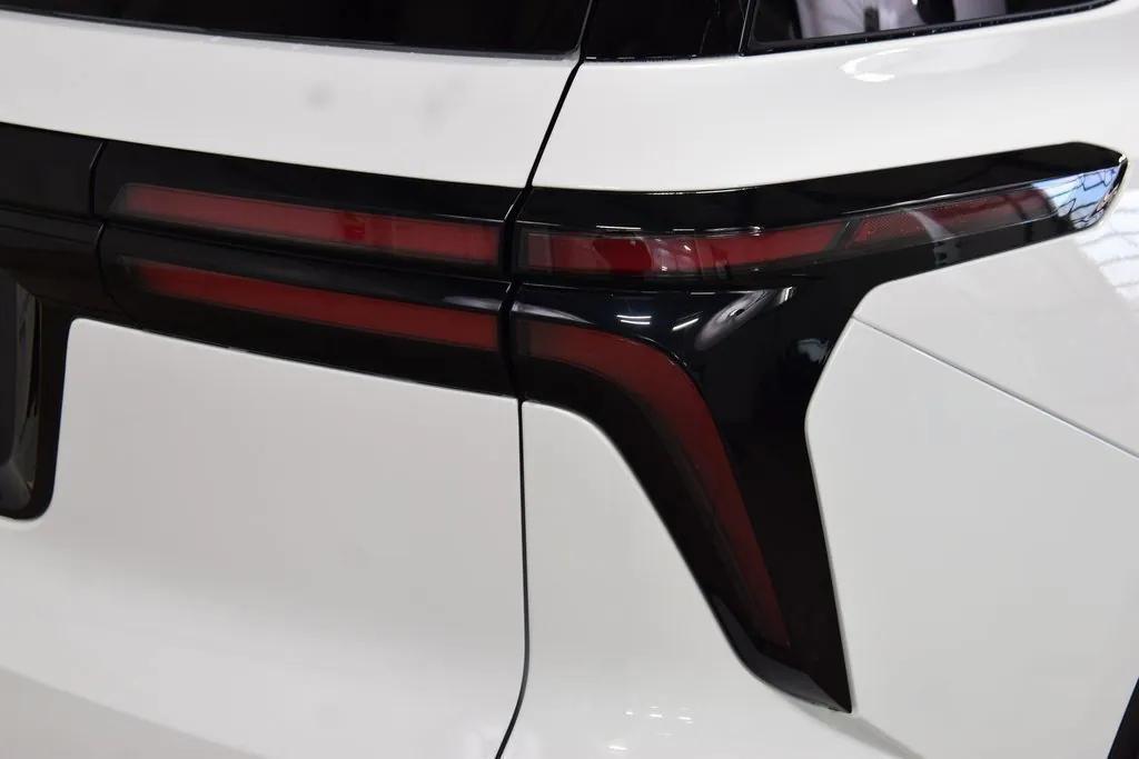 new 2026 Chevrolet Traverse car, priced at $40,203