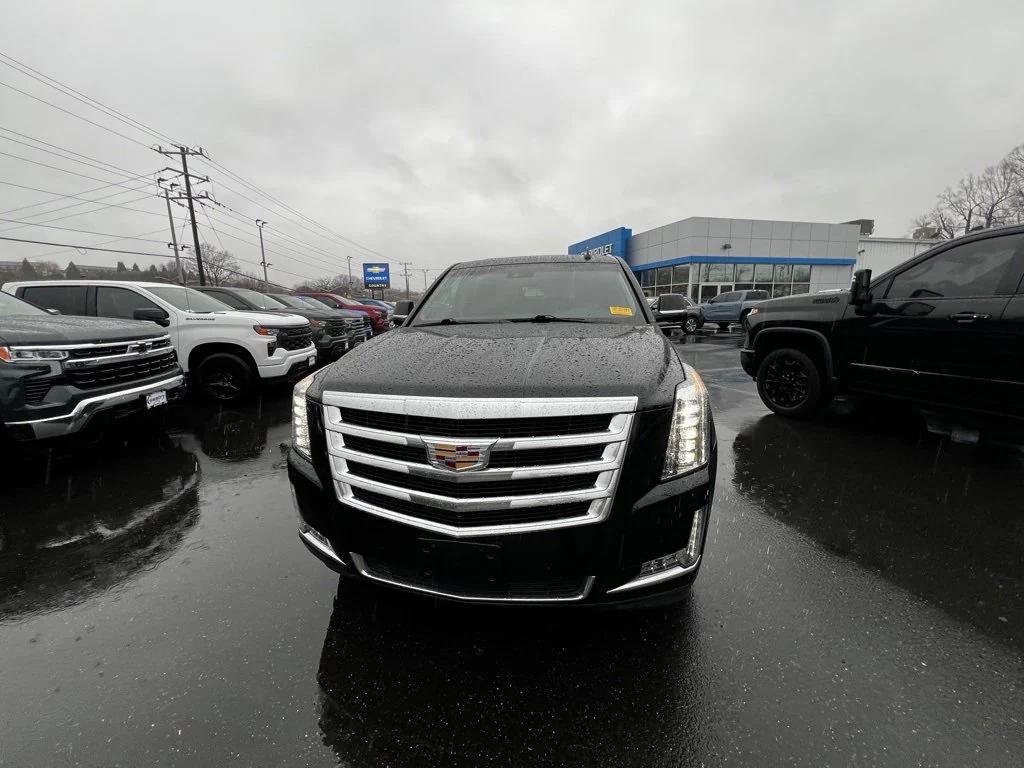 used 2015 Cadillac Escalade car, priced at $23,999