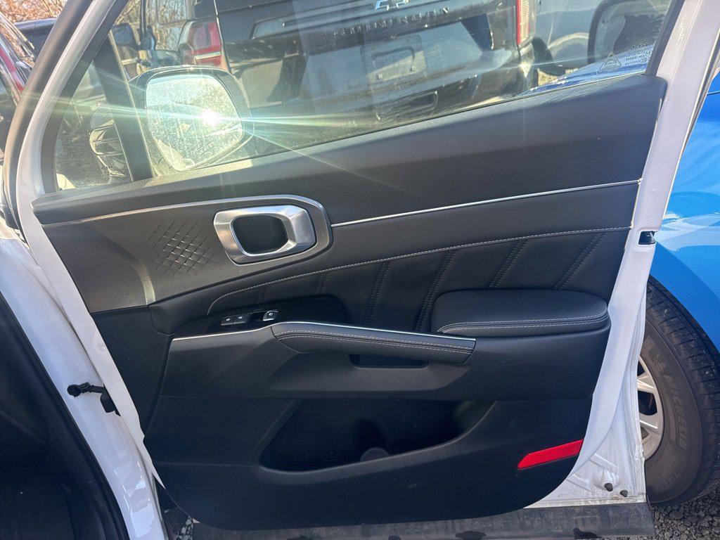 used 2022 Kia Sorento car, priced at $26,999