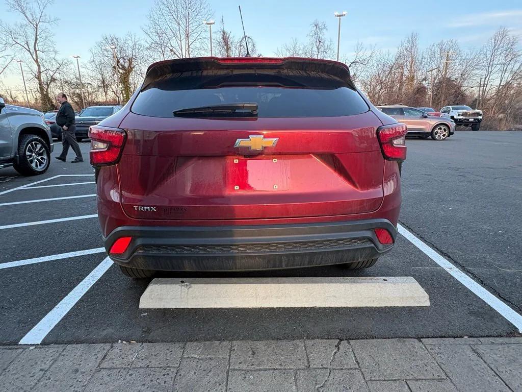used 2024 Chevrolet Trax car, priced at $18,999