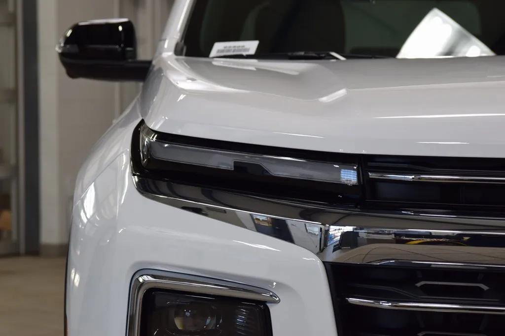 new 2026 Chevrolet Traverse car, priced at $44,301