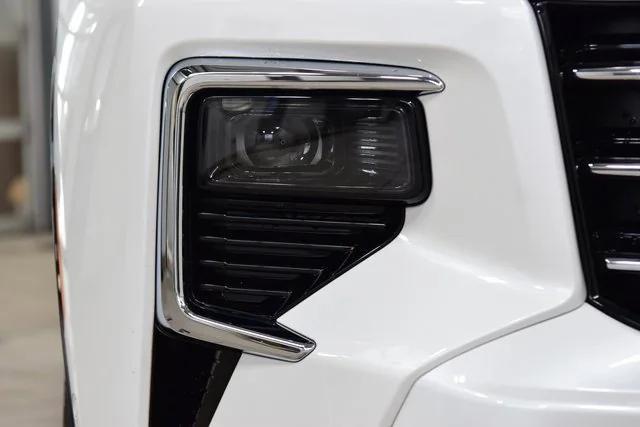 used 2025 Chevrolet Traverse car, priced at $49,999