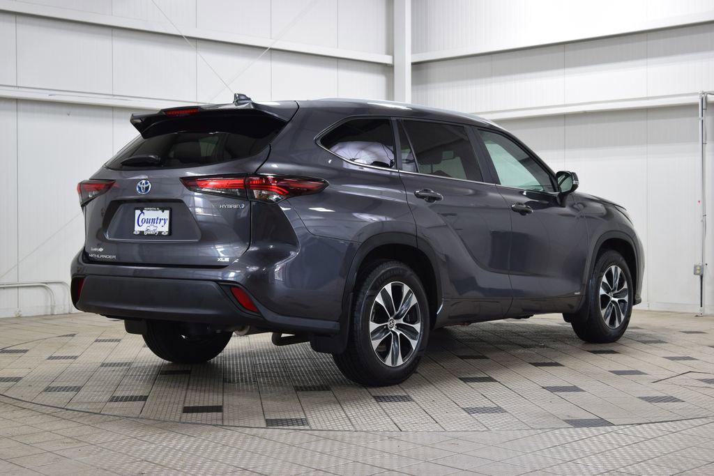 used 2024 Toyota Highlander Hybrid car, priced at $38,999