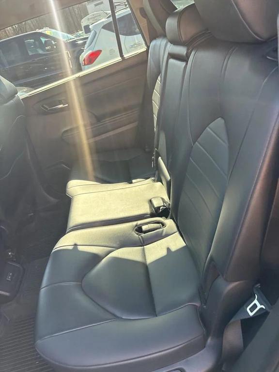 used 2024 Toyota Highlander Hybrid car, priced at $38,999
