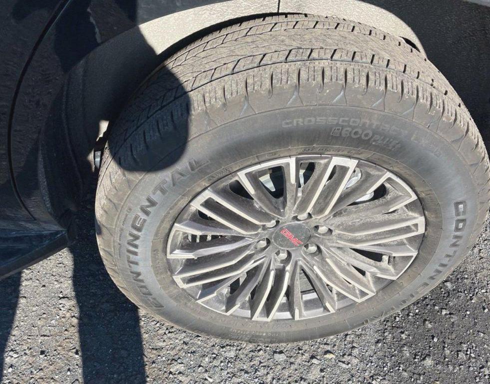 used 2025 GMC Yukon car, priced at $69,999