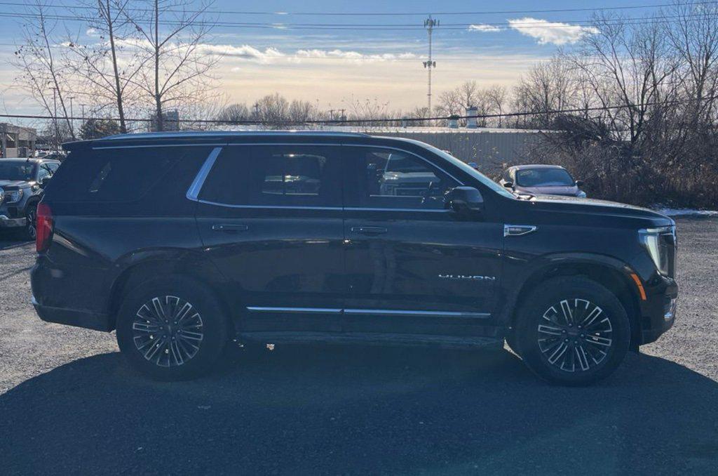 used 2025 GMC Yukon car, priced at $69,999