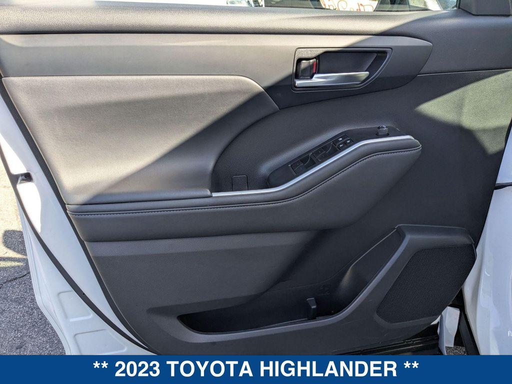 used 2023 Toyota Highlander car, priced at $31,578