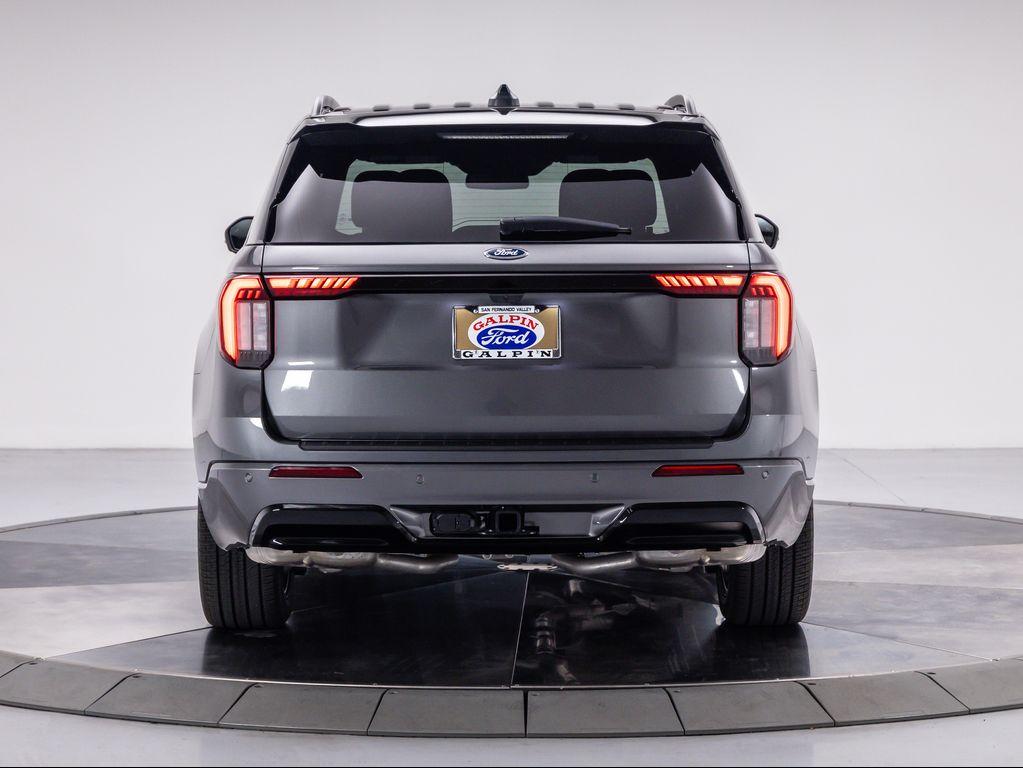 new 2025 Ford Explorer car