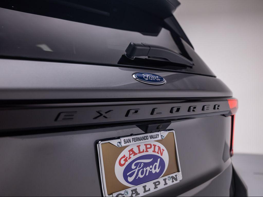 new 2025 Ford Explorer car