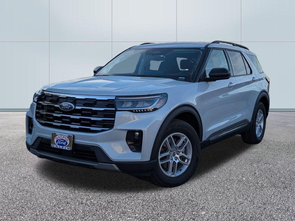 new 2025 Ford Explorer car, priced at $45,665