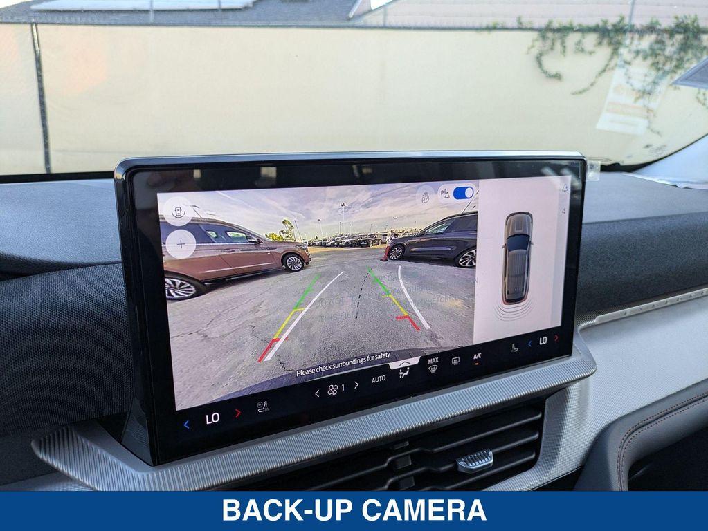 new 2025 Ford Explorer car, priced at $45,665