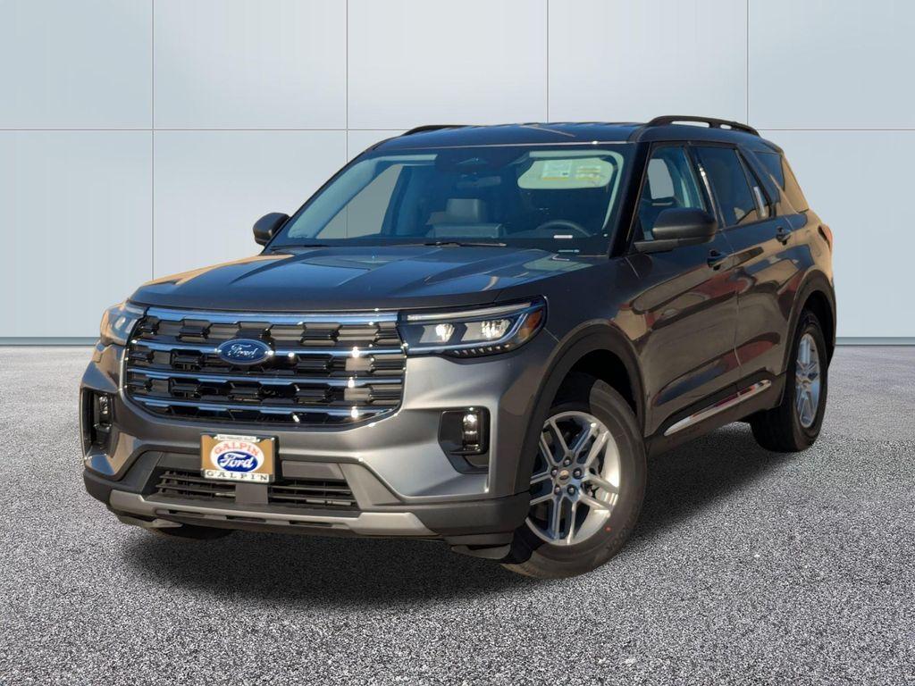 new 2025 Ford Explorer car, priced at $45,720