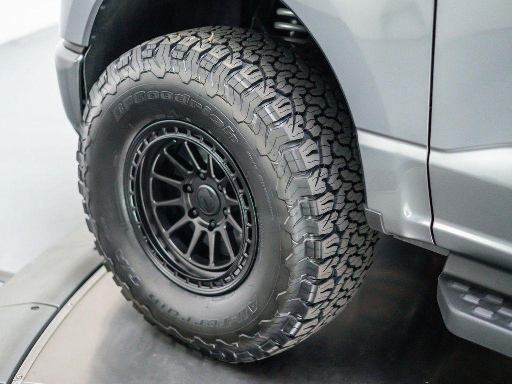 new 2025 Ford F-150 Lightning car