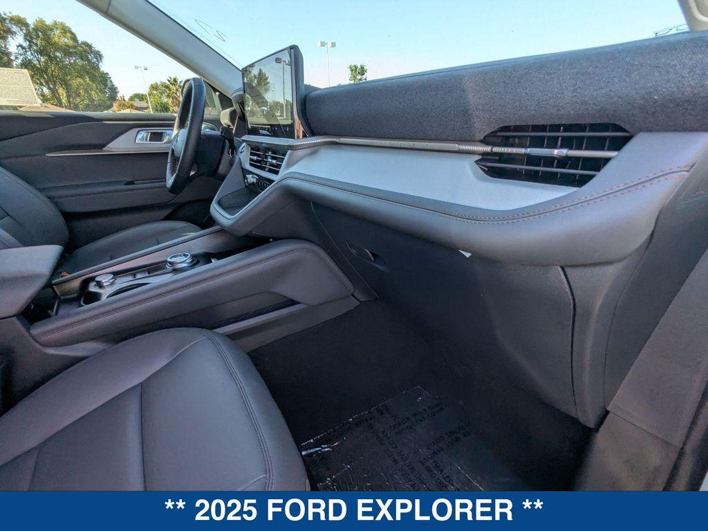 new 2025 Ford Explorer car, priced at $45,665