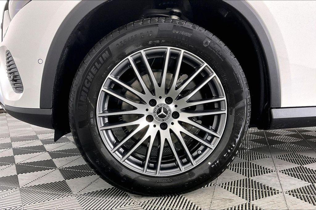 new 2026 Mercedes-Benz GLC 300 car, priced at $60,020