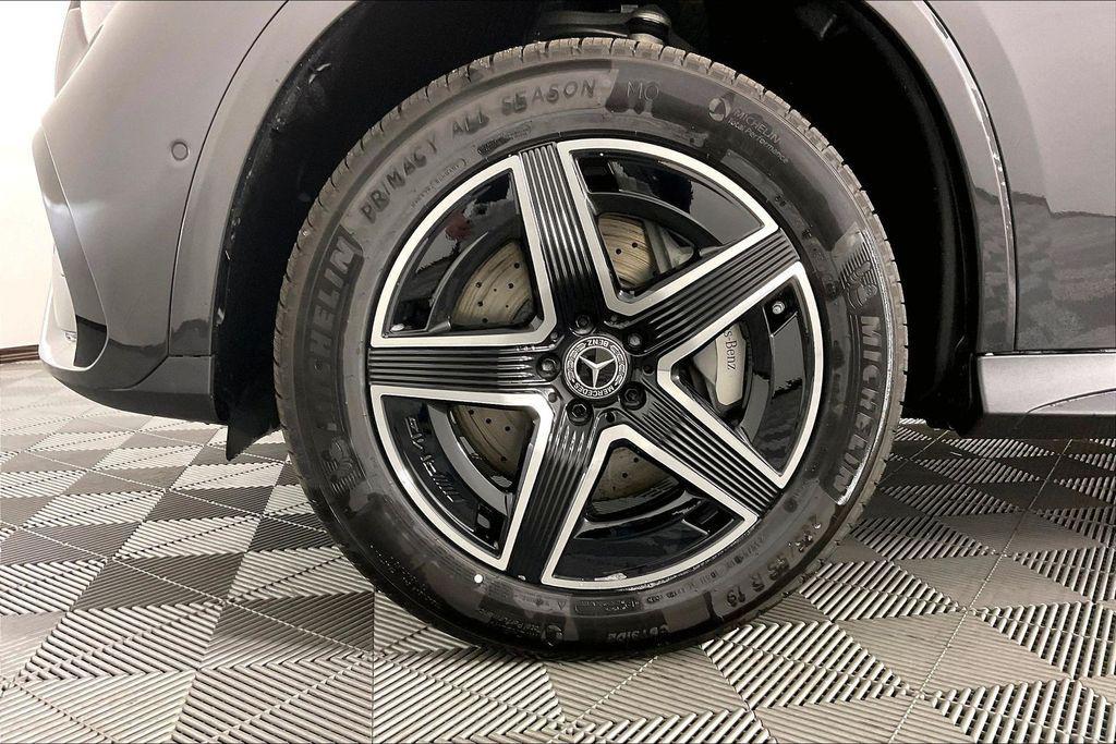 new 2026 Mercedes-Benz GLC 300 car, priced at $62,385