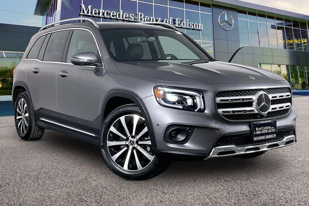 used 2023 Mercedes-Benz GLB 250 car, priced at $33,894
