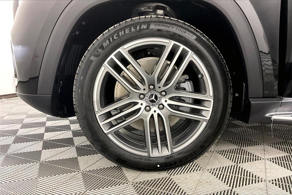 new 2026 Mercedes-Benz GLS 450 car, priced at $100,690