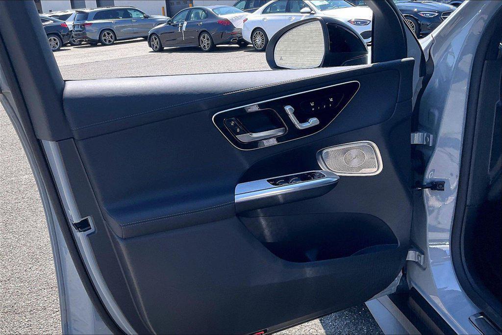 Mercedes-Benz GLC view 15