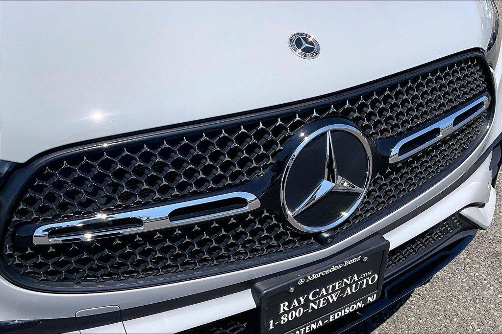 Mercedes-Benz GLC view 23