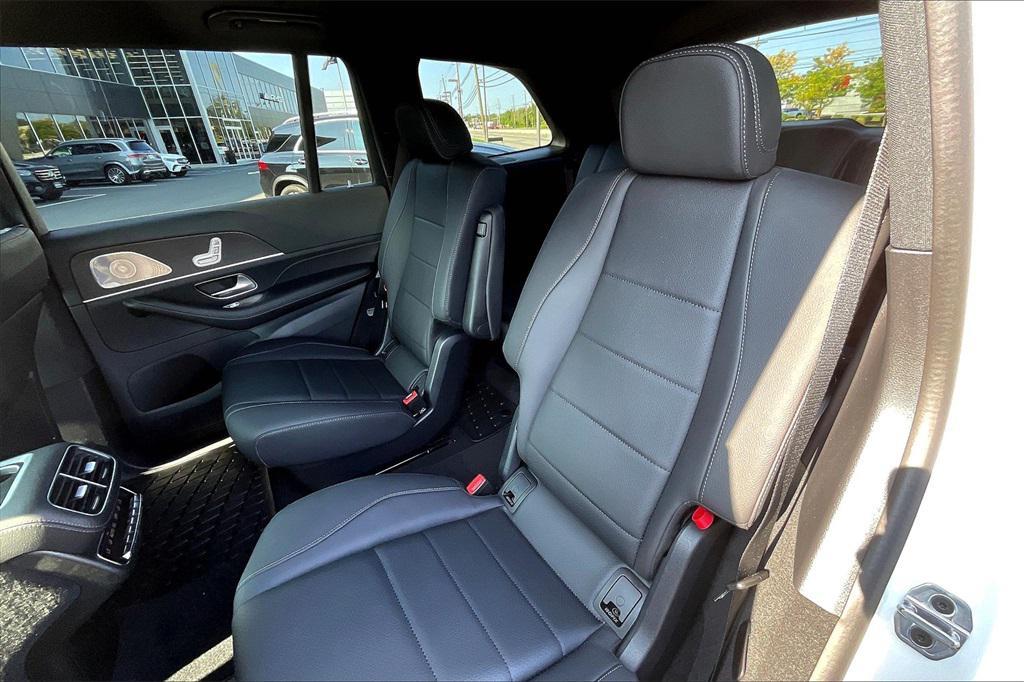 new 2026 Mercedes-Benz GLS 450 car, priced at $92,365