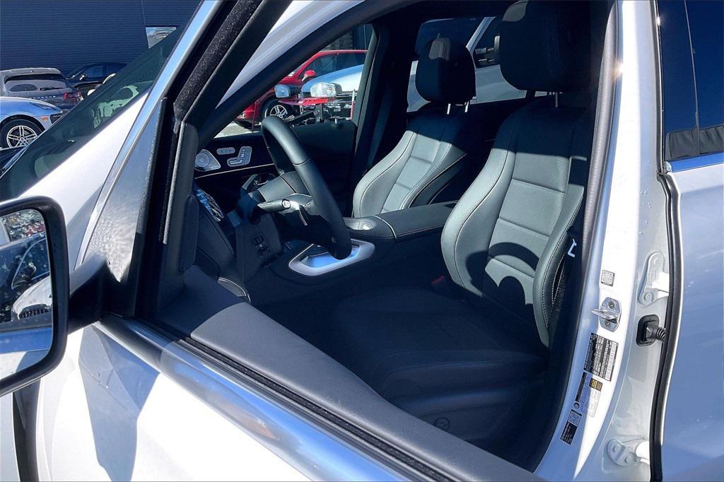 new 2026 Mercedes-Benz GLS 450 car, priced at $92,365