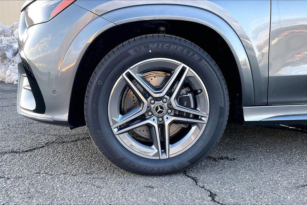 new 2026 Mercedes-Benz GLE 450 car, priced at $81,205