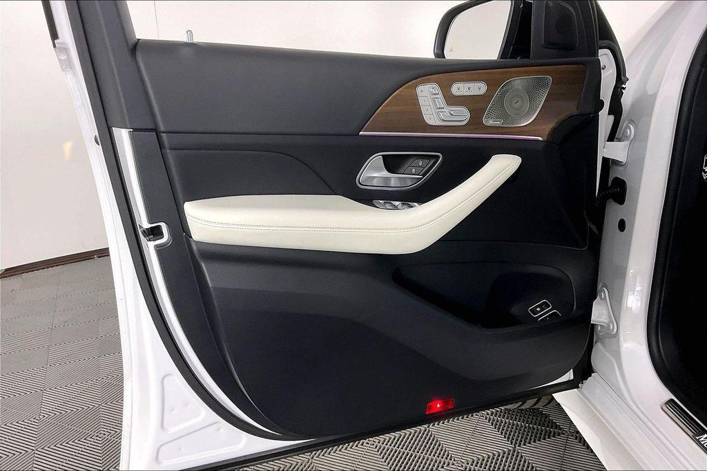 used 2025 Mercedes-Benz GLE 450e car, priced at $68,965