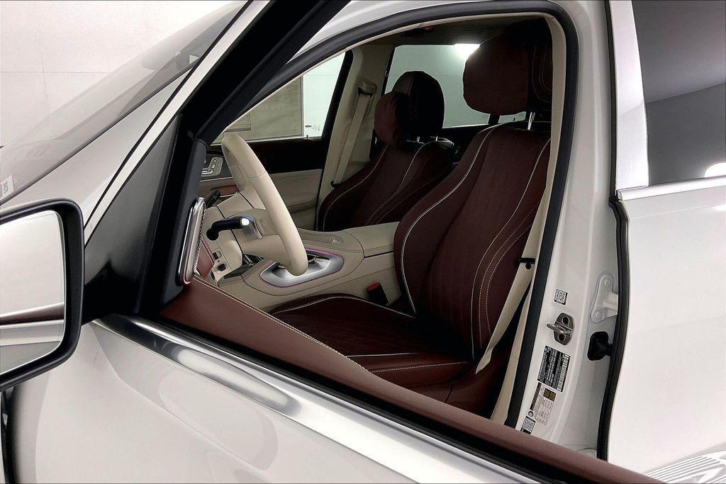 new 2026 Mercedes-Benz Maybach GLS 600 car, priced at $183,505