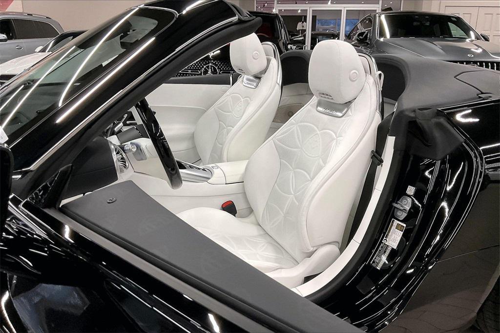 new 2026 Mercedes-Benz Maybach SL 680 Monogram Series car, priced at $249,085