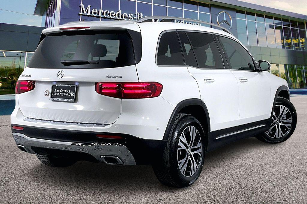 used 2024 Mercedes-Benz GLB 250 car, priced at $38,472