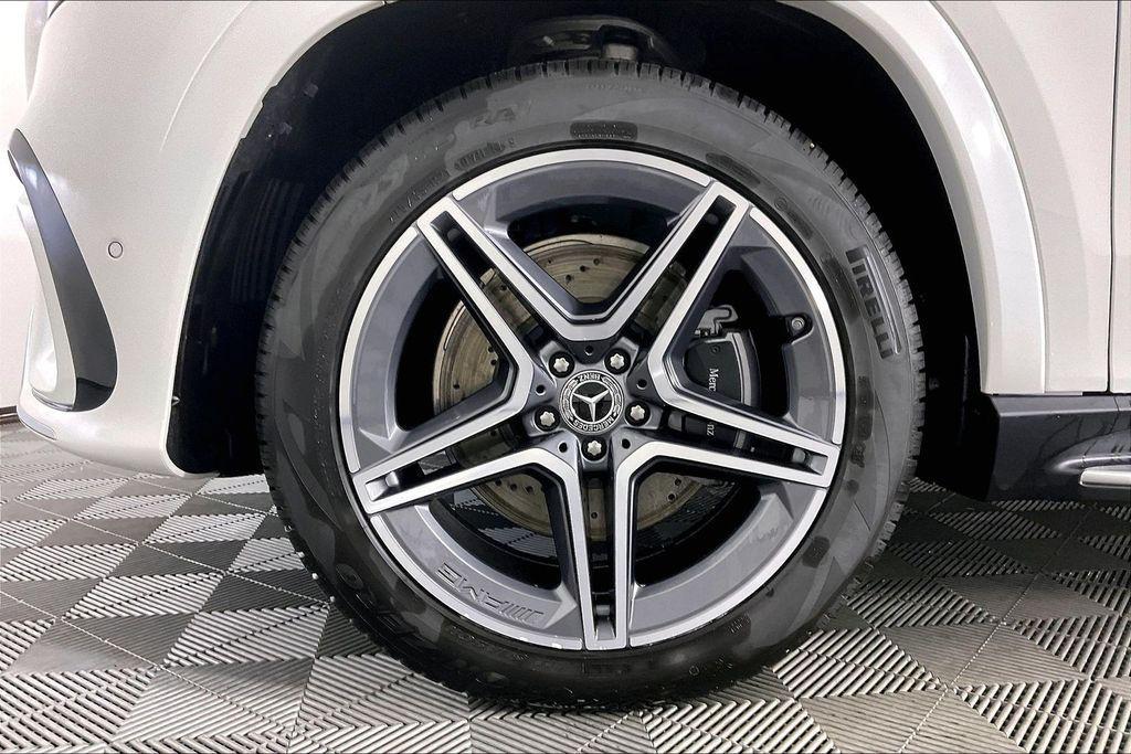 new 2026 Mercedes-Benz GLS 450 car, priced at $98,180