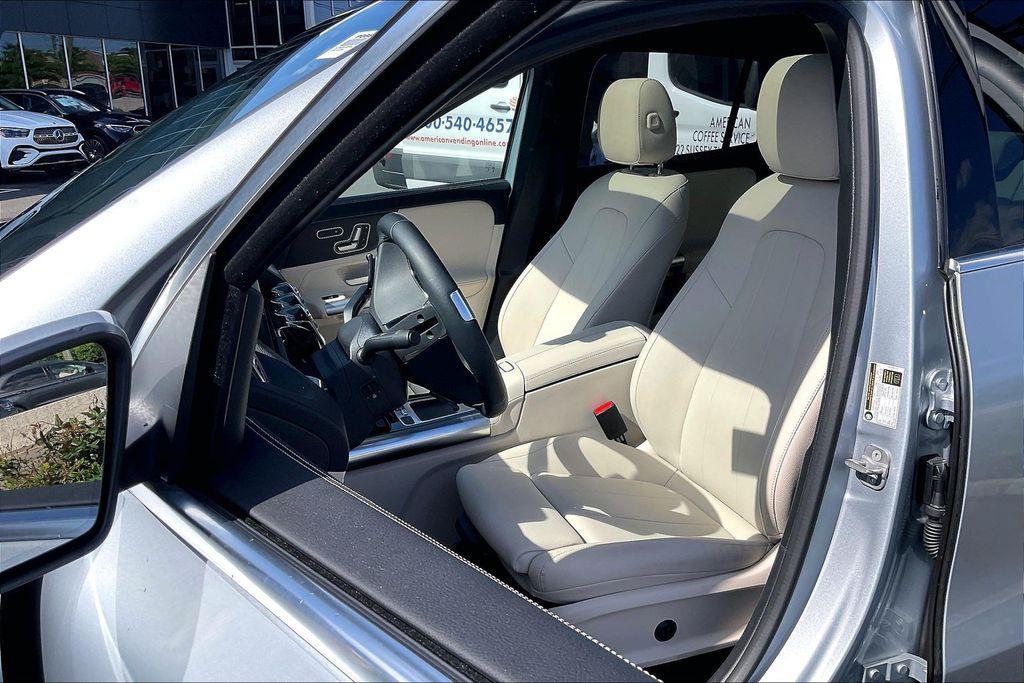 used 2025 Mercedes-Benz GLA 250 car, priced at $42,995