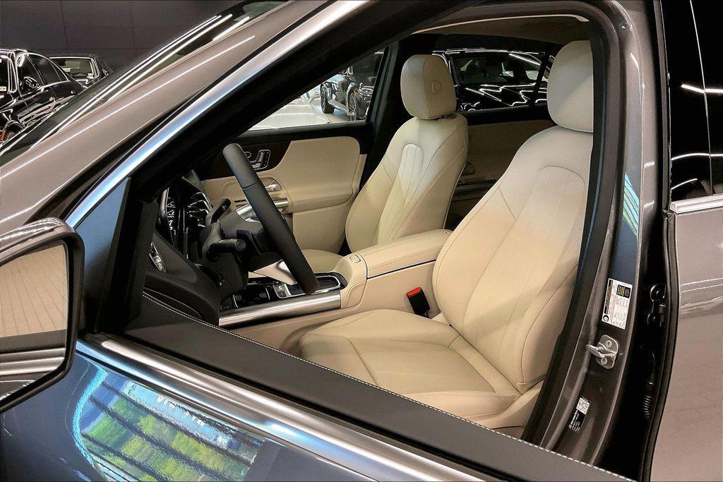 new 2026 Mercedes-Benz GLA 250 car, priced at $51,820