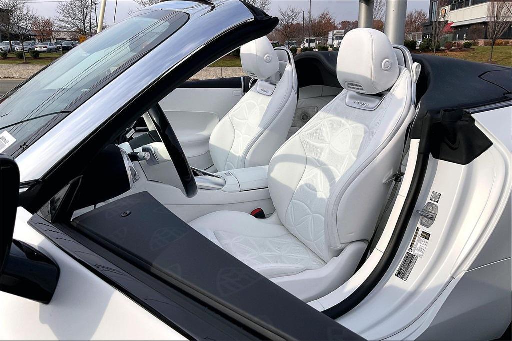 new 2026 Mercedes-Benz Maybach SL 680 Monogram Series car, priced at $239,185