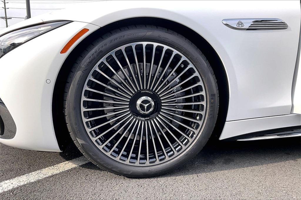 new 2026 Mercedes-Benz Maybach SL 680 Monogram Series car, priced at $239,185