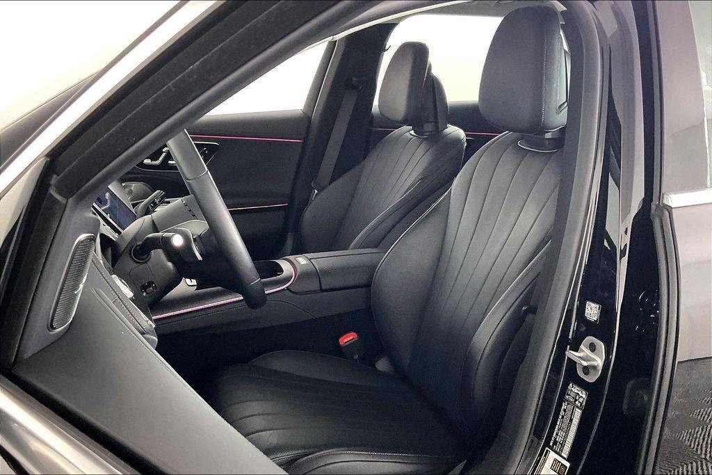 Mercedes-Benz E-Class view 17