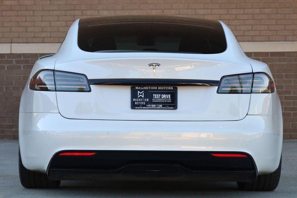 Tesla Model S view 10