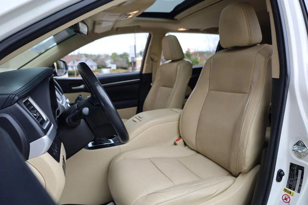 used 2015 Toyota Highlander car, priced at $14,997