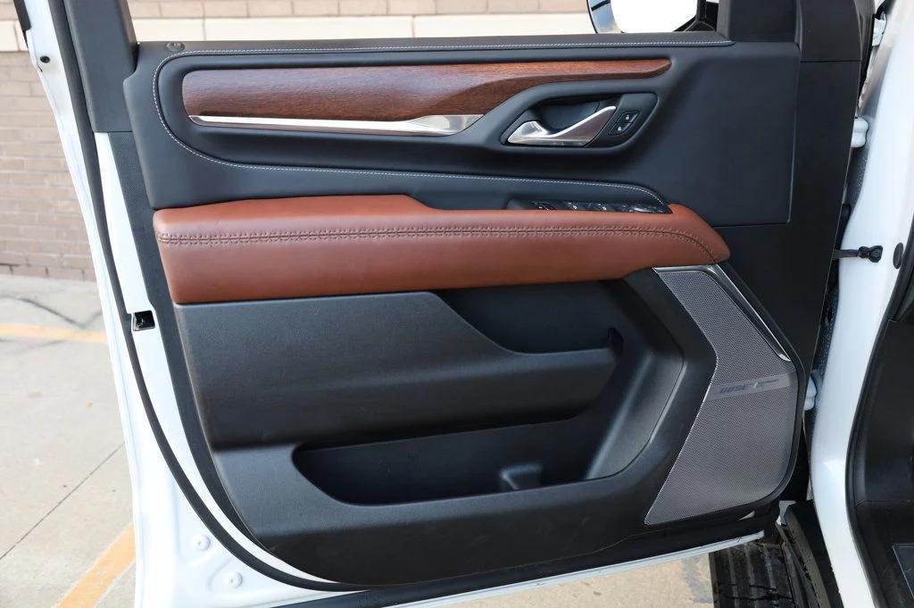 used 2023 GMC Yukon XL car, priced at $75,997