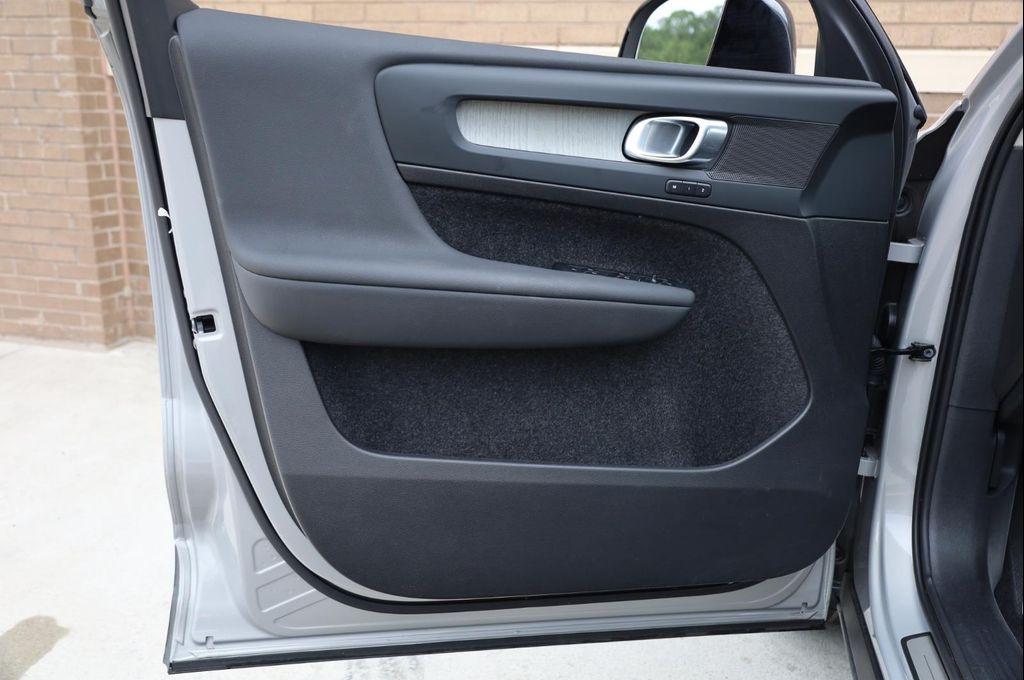 used 2025 Volvo XC40 car, priced at $31,957