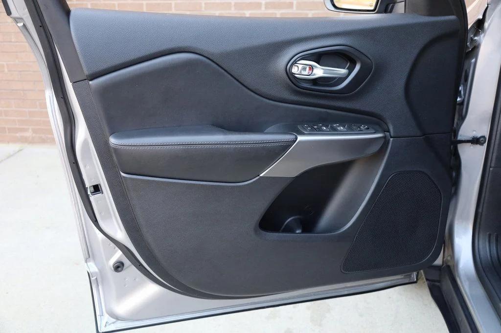used 2021 Jeep Cherokee car, priced at $18,457