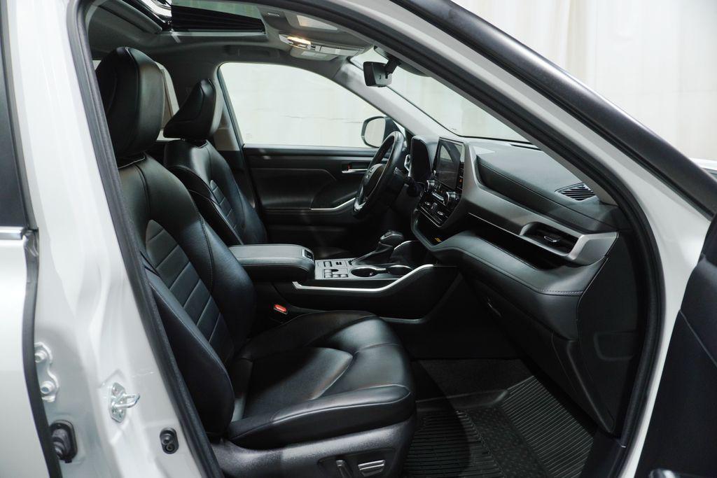 used 2023 Toyota Highlander car, priced at $37,550