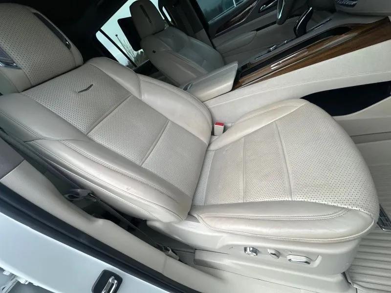 used 2021 Cadillac Escalade ESV car, priced at $45,473